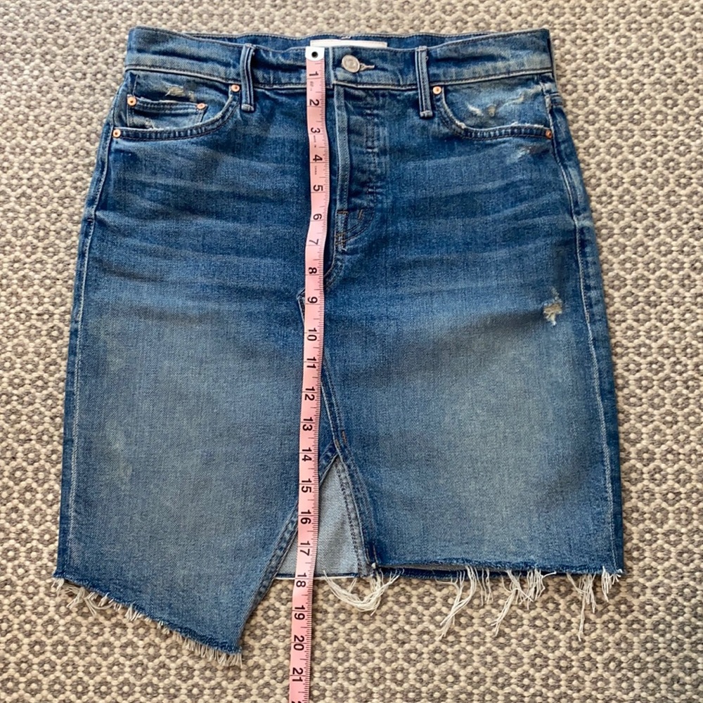 MOTHER the tomcat slide mini fray skirt